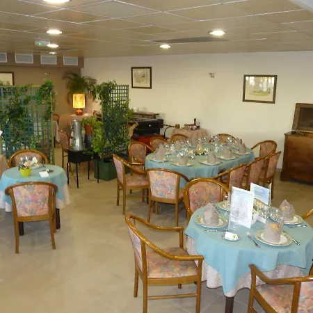 Hotel Le Chatard Sarcey