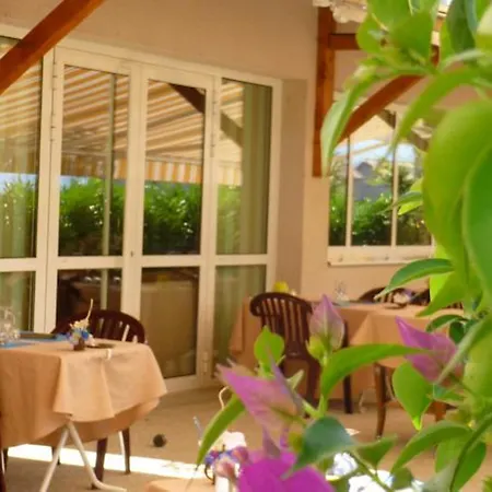 Le Chatard Hotel
